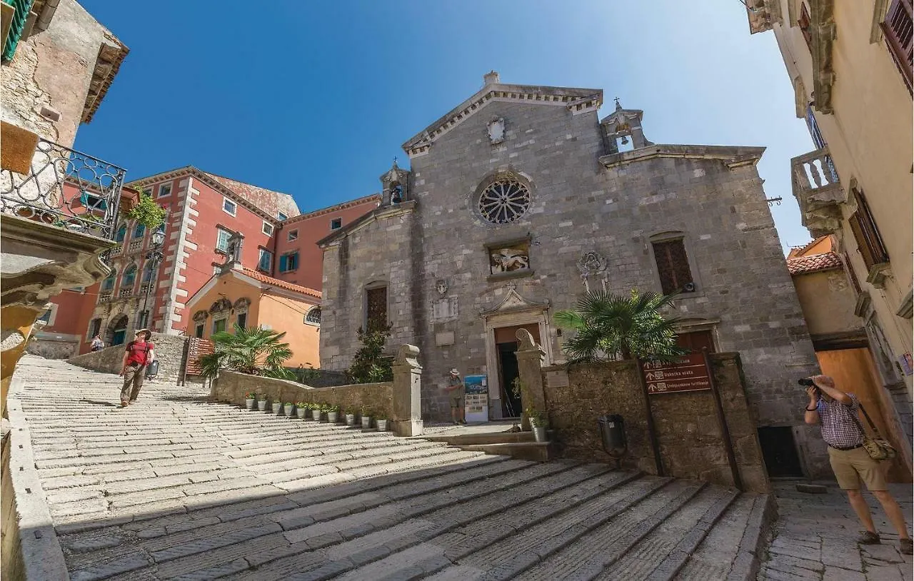 Cozy Home In Labin With Kitchen Hébergement de vacances